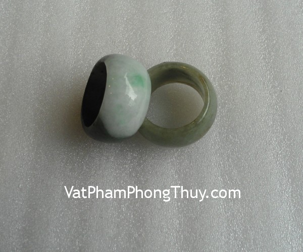 nhan myanmar ban lon s961 2 Nhẫn trơn bản to đá quý cẩm thạch Myanmar phong thủy S961