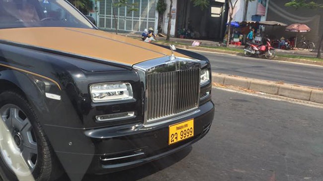 1463564913autopro rolls royce phantom bien lao 1 1463558080859 crop1463558090781p Rolls Royce Phantom Series II biển Lào vô tình xuất hiện ở Việt Nam.