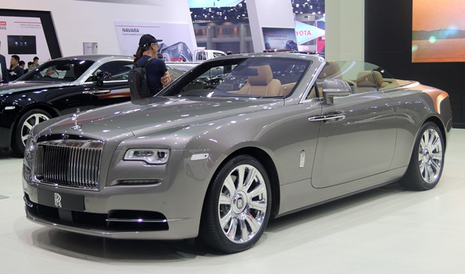 dawn1 ”Người đẹp” Rolls Royce Dawn chờ đại gia đến rước