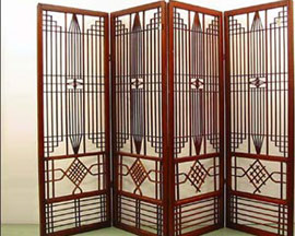file.408875 Bình phong có chân đế và khoảng rỗng trên bề mặt