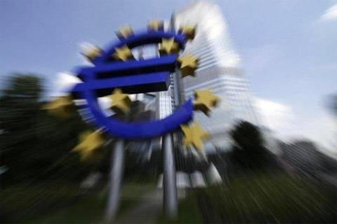 eu480 1367017865 500x0 Nền kinh tế Châu Âu rơi vào tình thế lao đao vì nợ